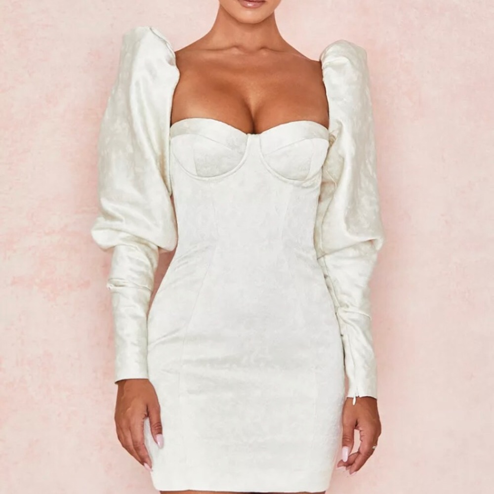“Cassia”
Jacquard Puff Sleeve Mini Dress- Size S